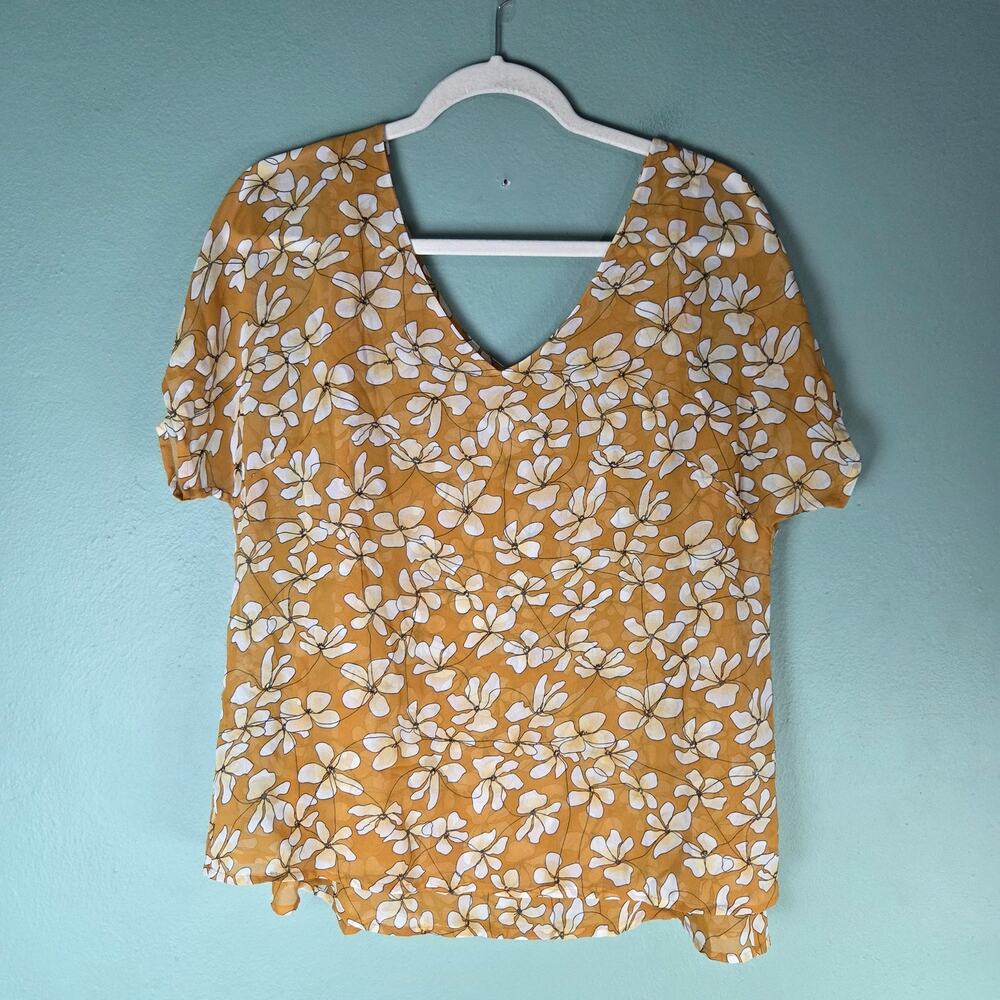 Cabi Floral Blouse Small Mustard Yellow White VNeck Short Sleeve Lightweight Top